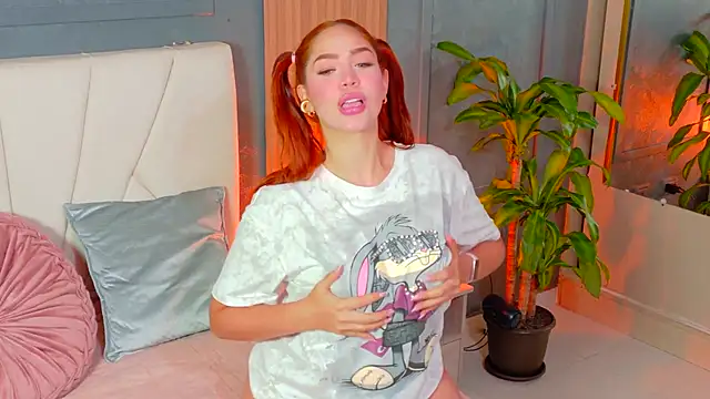 Ambar Mancinii online show from April 16, 2026, 9:15 pm