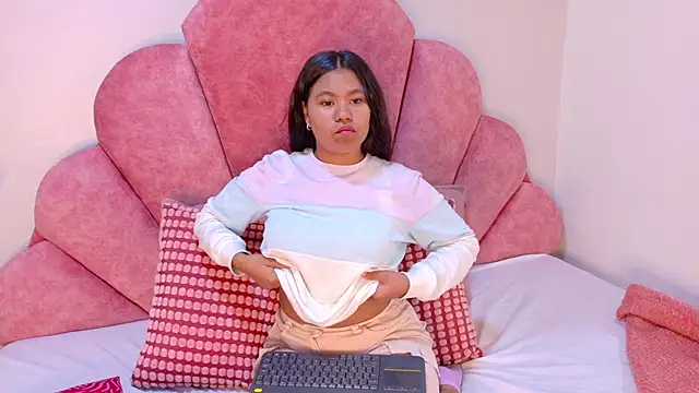 AhslyEvans   online show from March 24, 2026, 11:43 am