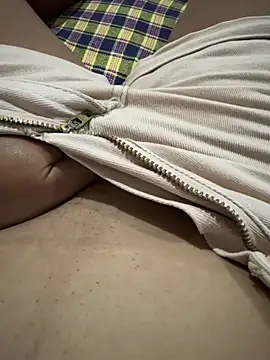 asafadinha085 online show from April 17, 2026, 12:52 pm