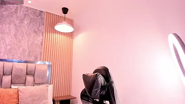 Sulay Kim online show from April 2, 2026, 7:20 pm