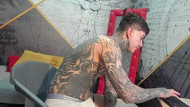 Gury tattoo online show from April 9, 2026, 4:35 pm