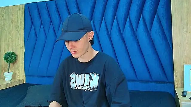 lio     online show from April 7, 2026, 3:19 am