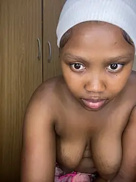 Prettiestheavenly online show from April 4, 2026, 10:27 pm