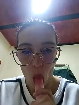 Snapshot of Greta_silber26 chatting on April 29, 2026, 8:15 pm Greta silber26 online show from April 29, 2026, 8:15 pm