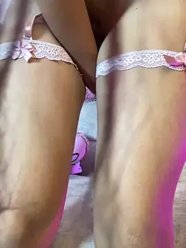 SharonRicci  online show from April 11, 2026, 7:06 pm