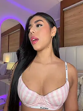 Rossie Blooms online show from June 30, 2026, 10:43 pm