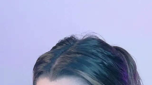 KylieVennet online show from April 15, 2026, 2:28 am