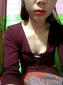 AmyLinee01 online show from April 16, 2026, 5:36 pm