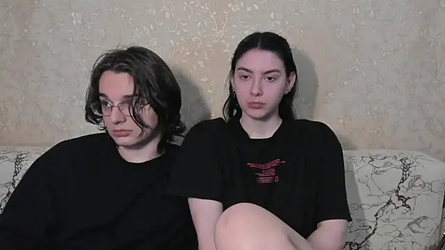 muuur love231 online show from April 9, 2026, 11:38 am