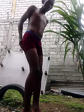 tuchokolatit0 online show from May 4, 2026, 3:48 pm