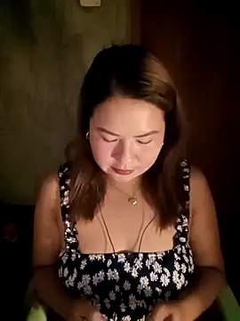 Amazingurlx online show from April 16, 2026, 5:03 pm