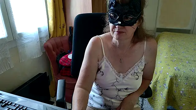 Snapshot of Chrismaturefrench chatting on June 15, 2026, 4:06 pm Chrismaturefrench online show from June 15, 2026, 4:06 pm