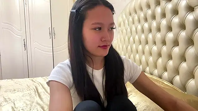 ayanovae online show from March 27, 2026, 6:44 am