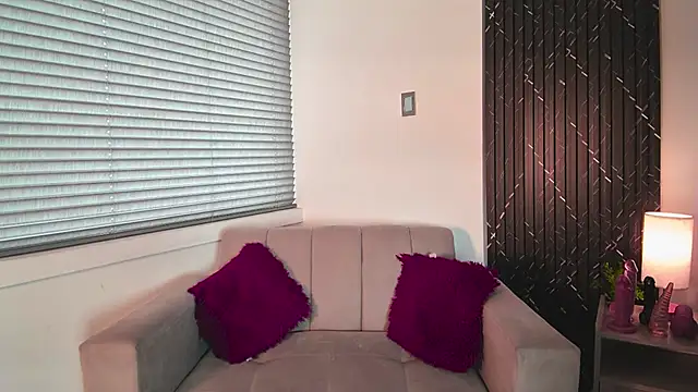 Snapshot of aurora_petitee chatting on May 5, 2026, 1:03 pm aurora petitee online show from May 5, 2026, 1:03 pm
