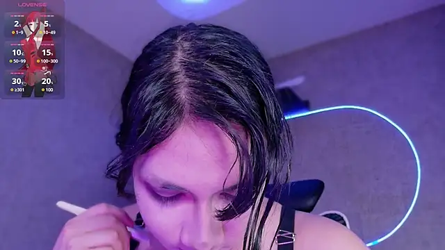 Carmillaa online show from April 9, 2026, 10:38 pm