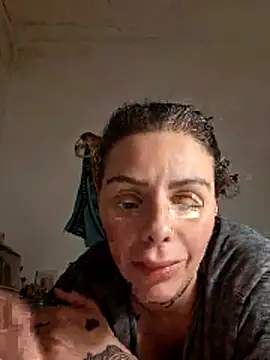 chiquitilla41 online show from April 7, 2026, 9:16 pm