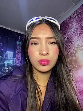 Itze Mua online show from March 29, 2026, 4:03 am