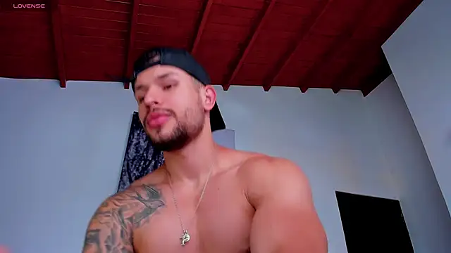 Santos ramirez1 online show from April 15, 2026, 3:27 pm