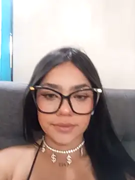 baby-skinnd online show from April 6, 2026, 1:56 pm