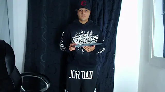 Pedro x777 online show from April 11, 2026, 1:02 am