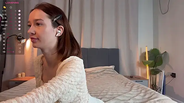 Lana VeeE online show from April 3, 2026, 2:23 pm