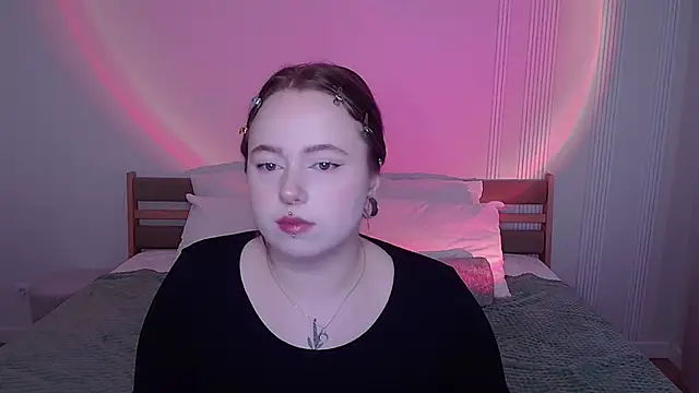 SelenaLily online show from April 1, 2026, 2:03 pm