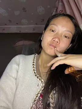 Jolinie online show from April 1, 2026, 2:24 am