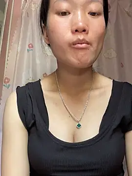 Jolinie online show from April 13, 2026, 4:27 am