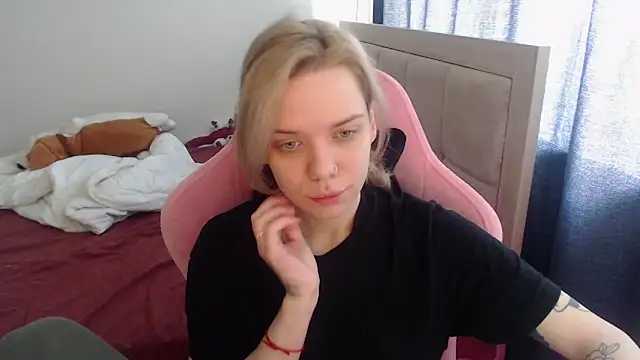 TenderChloe online show from June 8, 2026, 8:59 am