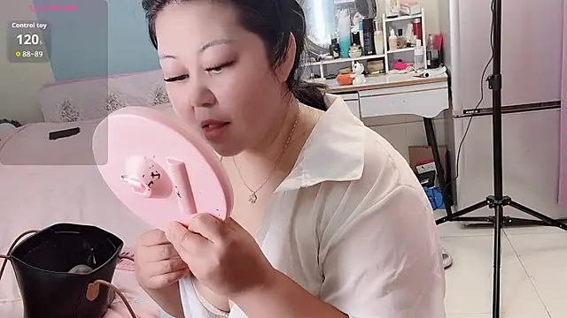 zhenzhen bb online show from April 9, 2026, 6:19 am