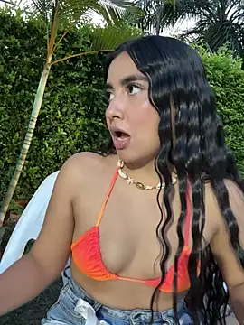 HaileyBiieber online show from April 11, 2026, 11:19 pm