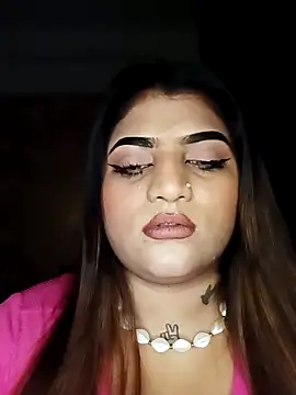 Sanaya Gil online show from April 15, 2026, 7:58 pm