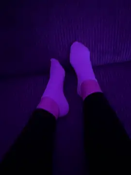 LilouPieds online show from June 6, 2026, 9:42 pm