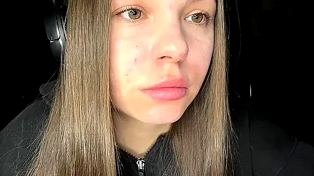 ThedaStrevell online show from April 4, 2026, 5:08 pm