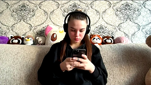 ThedaStrevell online show from March 24, 2026, 7:08 am