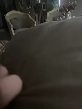 leowhitecock01 online show from April 13, 2026, 7:07 pm