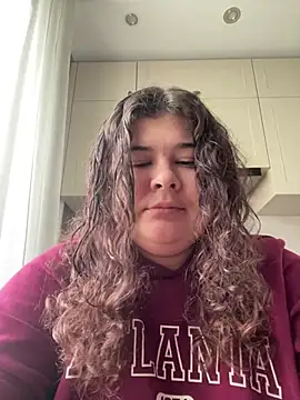 curly elise online show from April 8, 2026, 12:39 pm