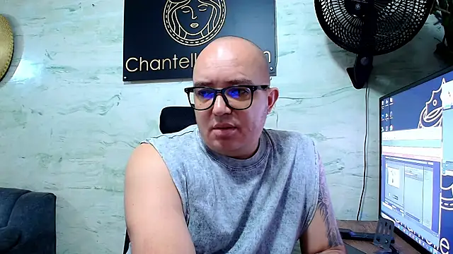 maximo daddy online show from May 10, 2026, 1:31 am
