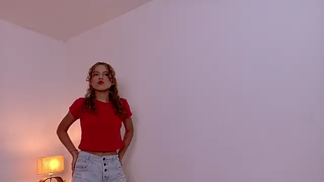 lia valmont 01 online show from March 26, 2026, 6:50 pm