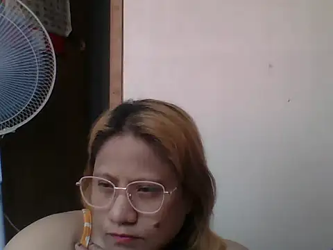 PinayChristine online show from May 26, 2026, 6:00 am