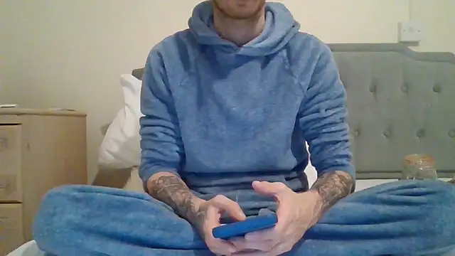 feetlovrr94 online show from March 27, 2026, 9:05 pm