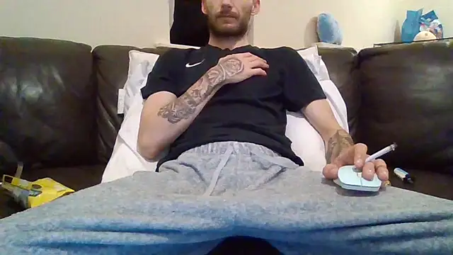 feetlovrr94 online show from April 17, 2026, 12:02 am