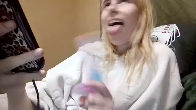 allysssabennet online show from April 21, 2026, 5:36 am