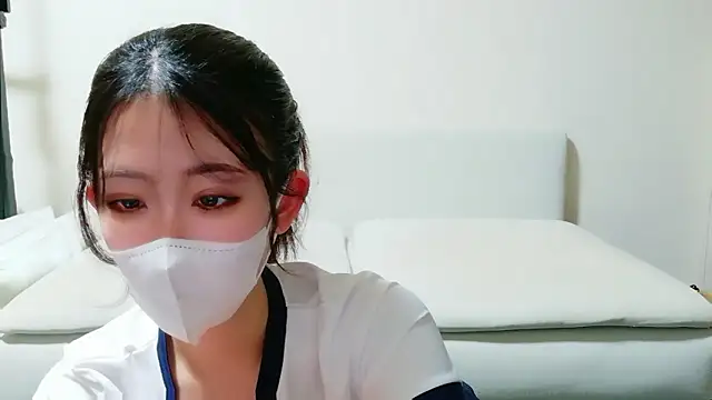 maya chan desu online show from April 10, 2026, 3:35 am