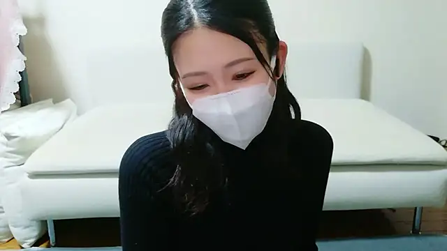 maya chan desu online show from April 4, 2026, 1:23 am