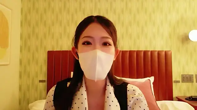 maya chan desu online show from April 14, 2026, 2:05 am