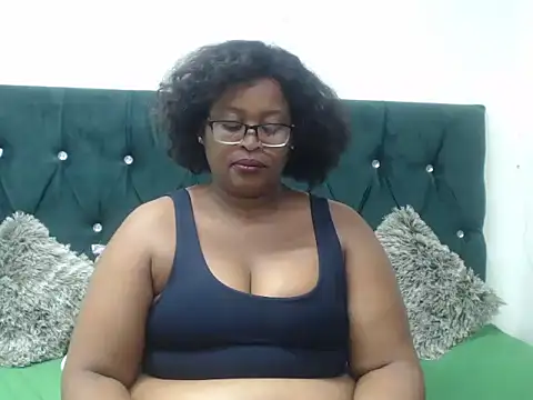 Curves2Devour online show from April 6, 2026, 6:20 pm