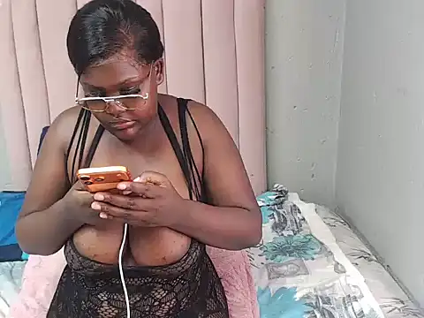 Chocolatemelons17 online show from April 7, 2026, 12:40 pm