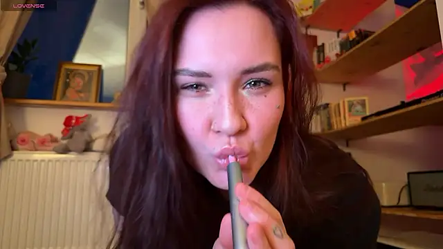 AurikTrix online show from March 25, 2026, 2:16 pm