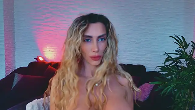 AngelWooW online show from April 11, 2026, 5:37 am